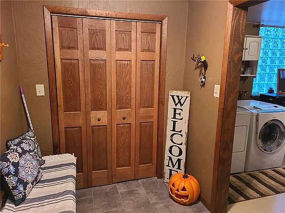 2nd image of 318 Vernon Dr