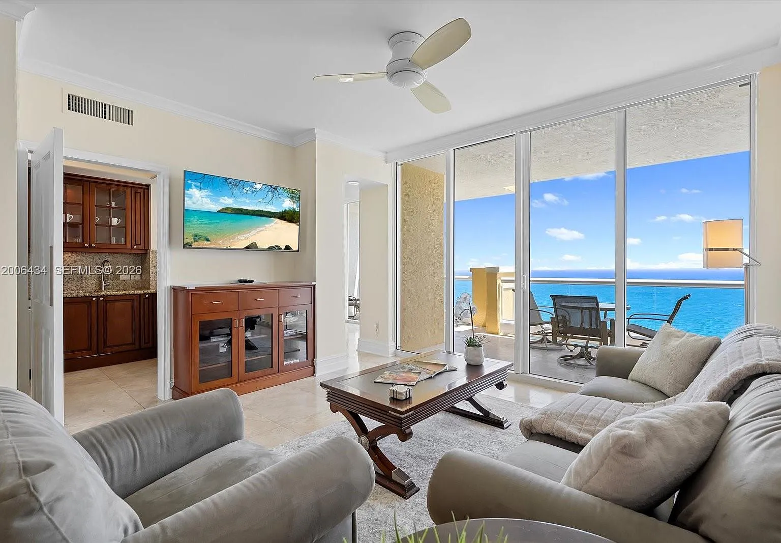 Acqualina Ocean Residence — Photo 2