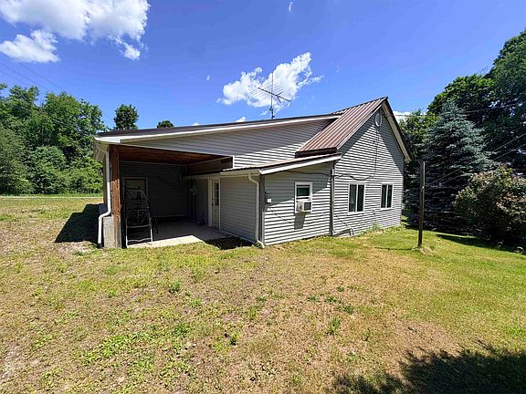 4th image of 660 Schoolhouse Rd