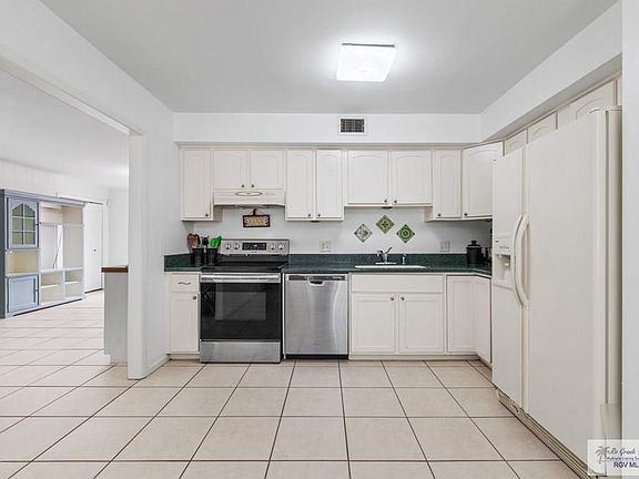 4th image of 12 Dale Ct