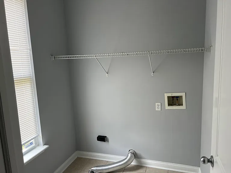 2527 N College Ave — Photo 8