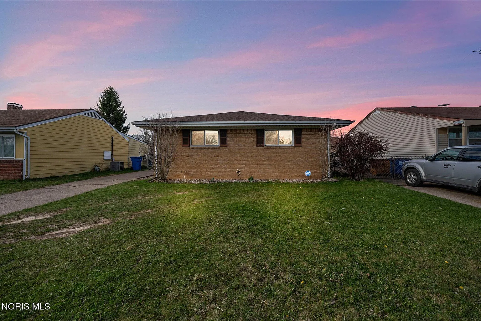 802 W Capistrano Ave photo 1