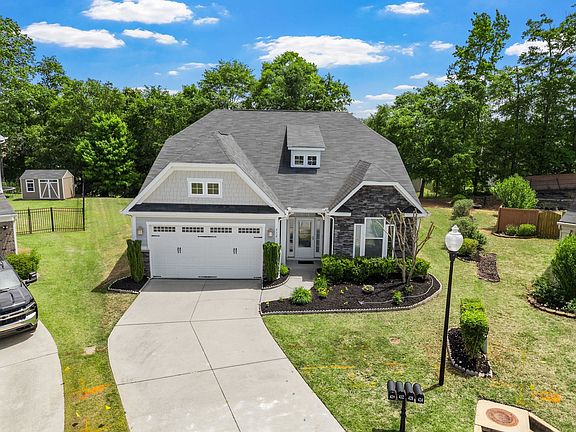 3rd image of 432 Fieldsview Ln