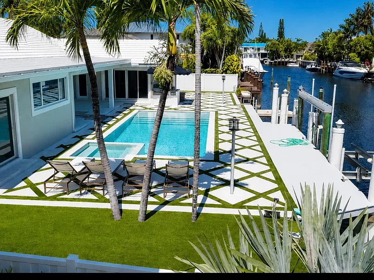885 Nafa Dr — Photo 4