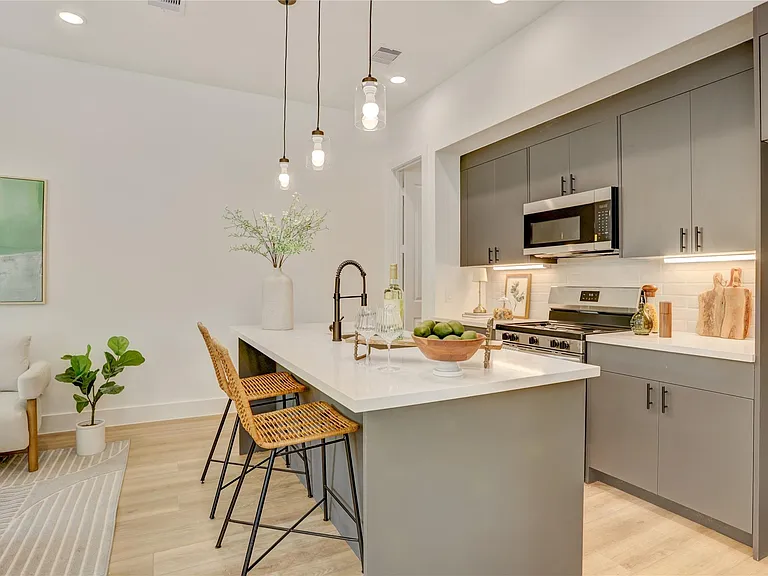 9604 Burden St — Photo 13
