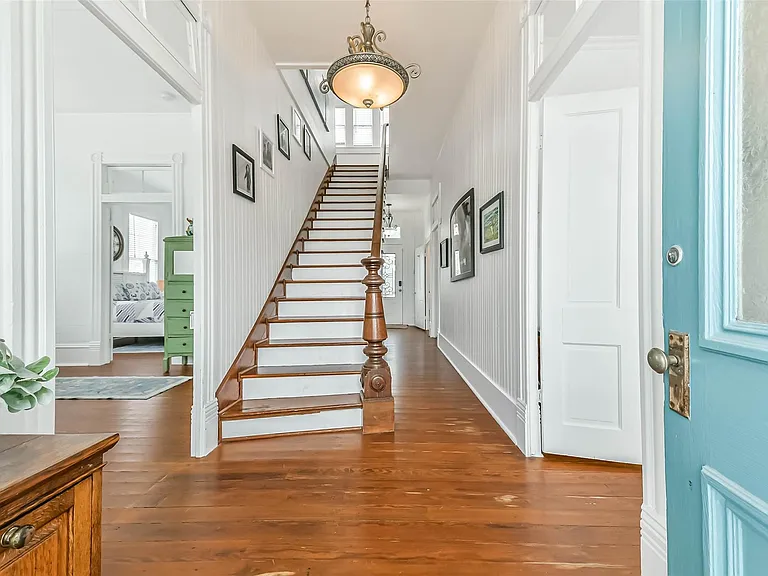 3301 Ursuline St — Photo 3