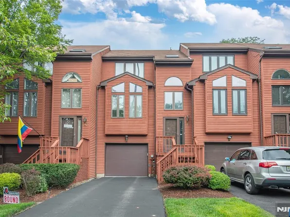 45 Sampson St #11, Saddle Brook, NJ 07663