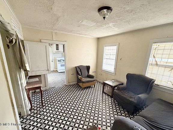 2nd image of 4210 Chennault Ave