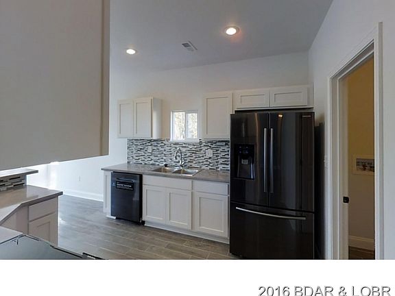 3rd image of 12 Hawk Lake Dr