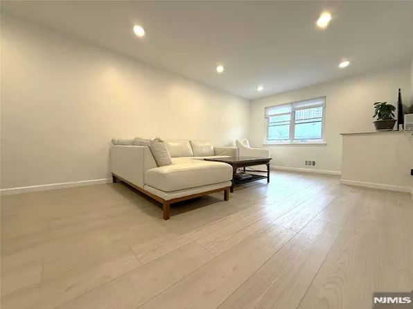 234 Columbia Ave APT 11, Fort Lee, NJ 07024