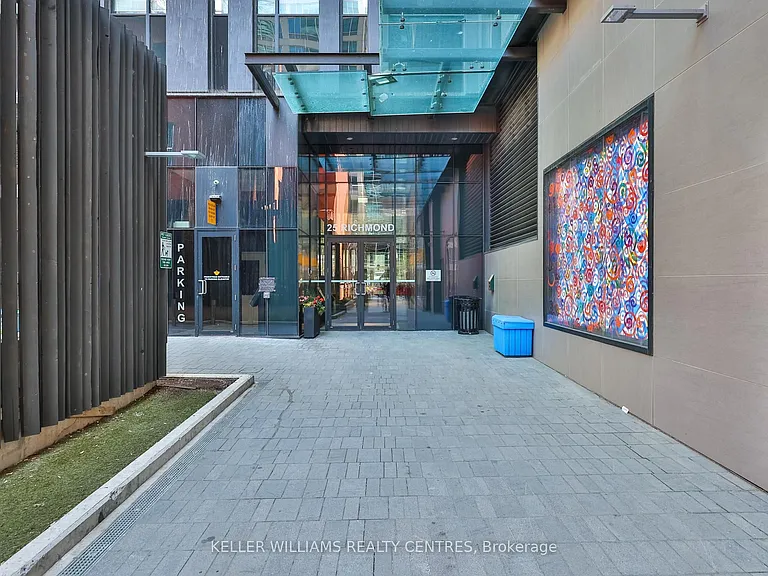 25 Richmond St E #704 — Photo 2