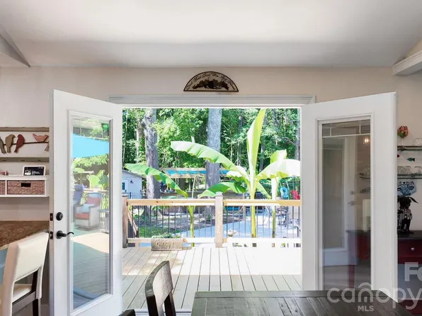 205 Dornoch Dr, Matthews, NC 28104