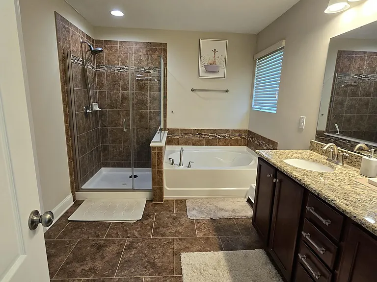 1011 Poplar St — Photo 24