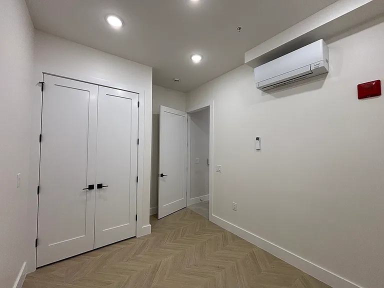 40 Lembeck Ave #105 — Photo 8