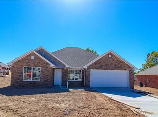 2125 Nalani Cir, Gentry, AR 72734