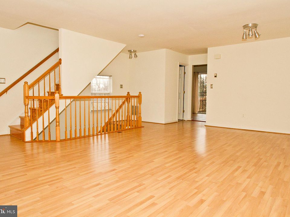 2nd image of 6113 Silver Leaf Ln