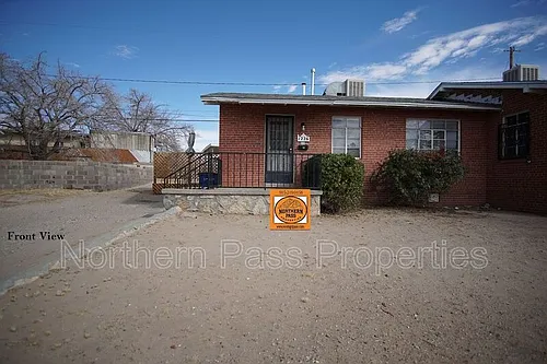 1226 Huckleberry St Photo 1