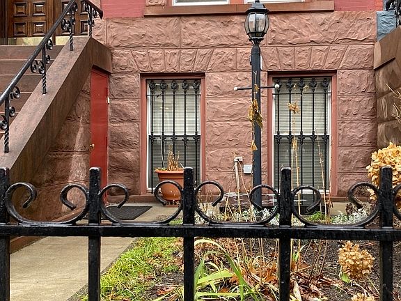 4th image of 657 Park Pl