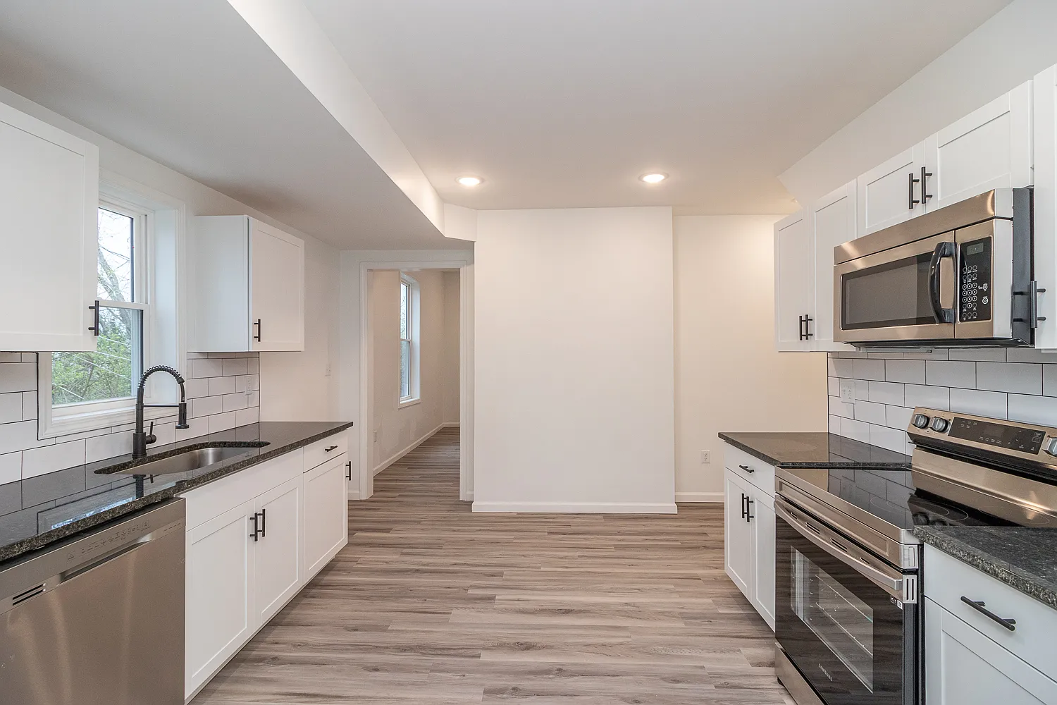2 bed, 2.5 bath, 1344 sqft, $1,990 — Photo 3