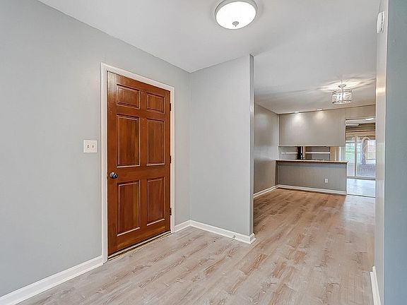 4th image of 104 W Boitnott Dr