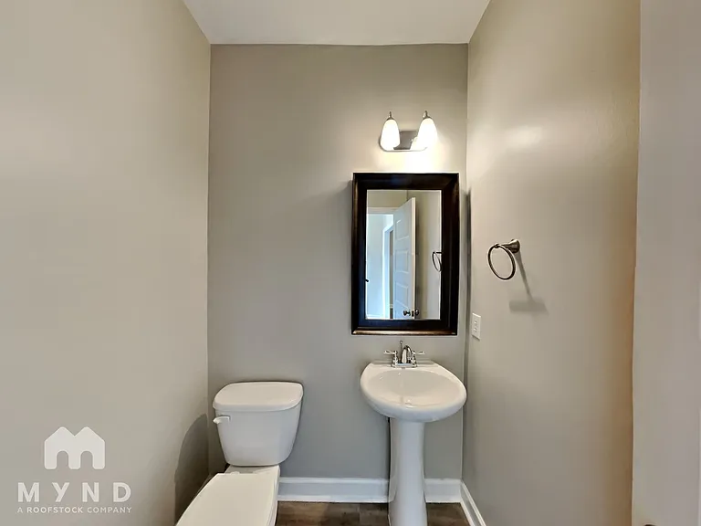 214 Balota St — Photo 10