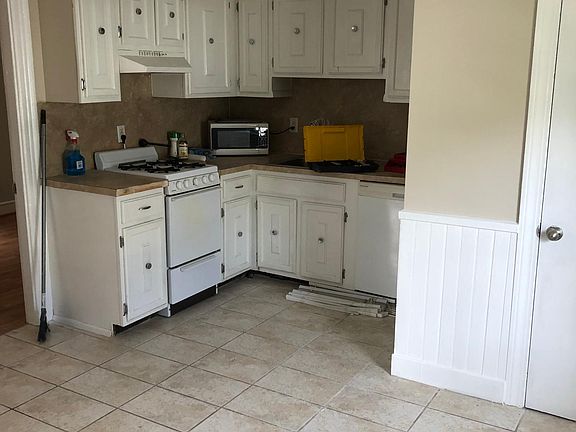 3rd image of 187 Grace St #2