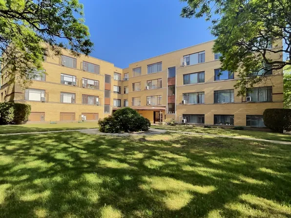 2710 W Summerdale Ave APT Ga, Chicago, IL 60625