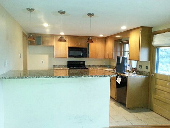 5th image of 47 London Ave