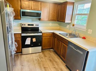 22 Alden Ct, Sterling, VA 20165