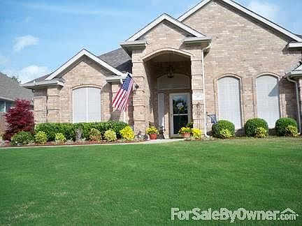 2nd image of 305 Flagstone Dr