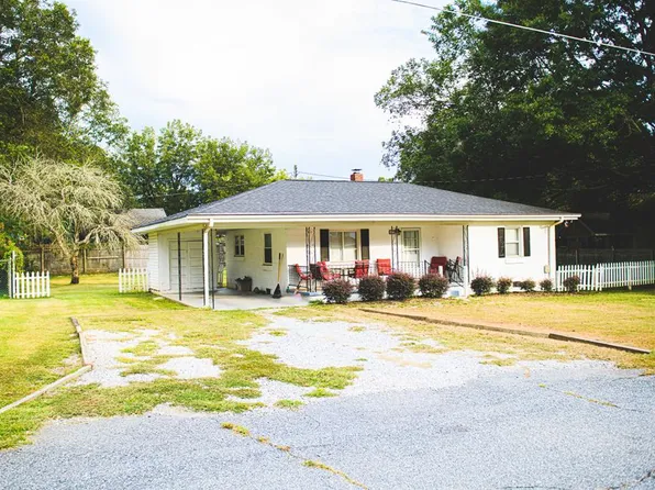 107 Nichols St, Abbeville, SC 29620
