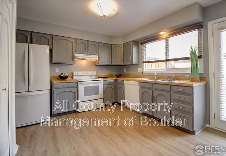 14 Benthaven Pl — Photo 14