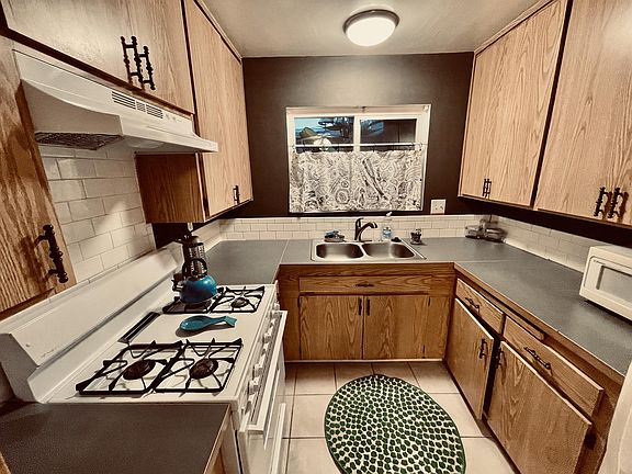 3rd image of 4653 Bancroft St #2
