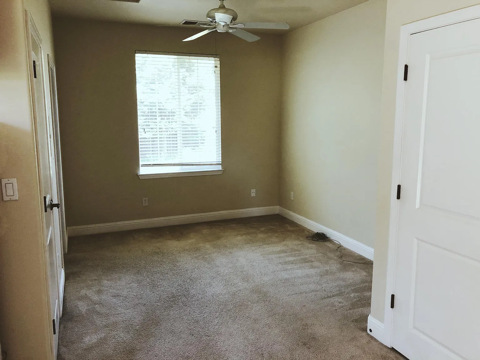 1322 Gordon Ln — Photo 4