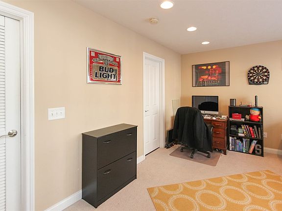 4th image of 8623 Meridian Square Dr