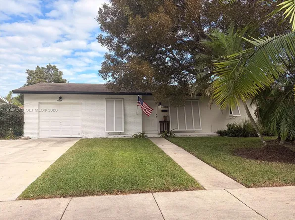 18225 SW 94th Ave, Palmetto Bay, FL 33157