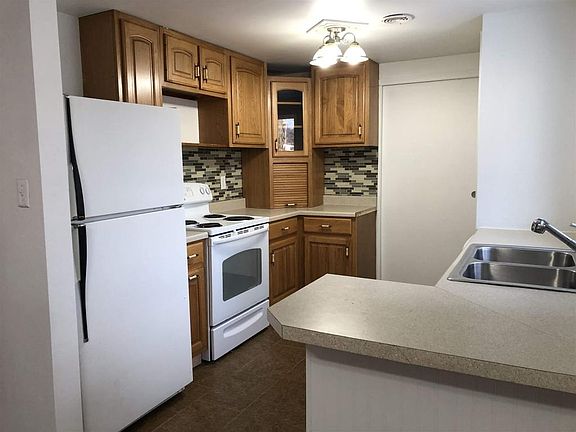 4th image of 26425 Lakeview Dr