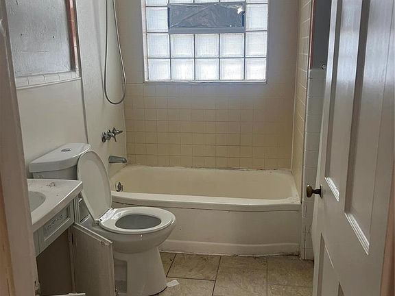 5th image of 1387 Trampe Ave