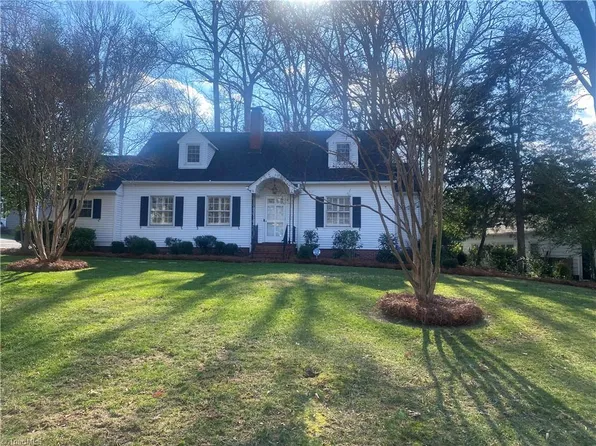 2412 Greenbrier Rd, Winston Salem, NC 27104