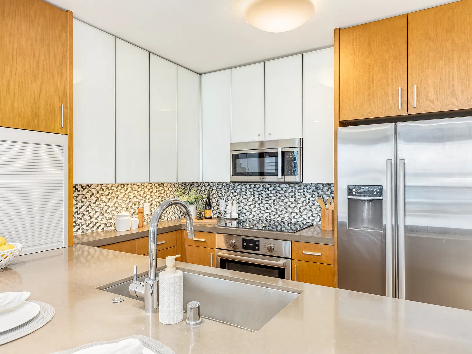 2 bed, 879 sqft, $4,800 — Photo 2
