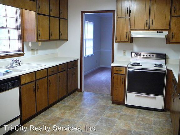 5th image of 200 Bentley Dr