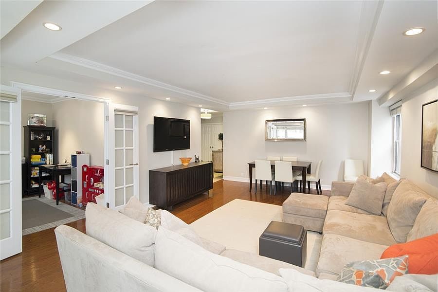 1st image of 118 E 60th St APT 10G