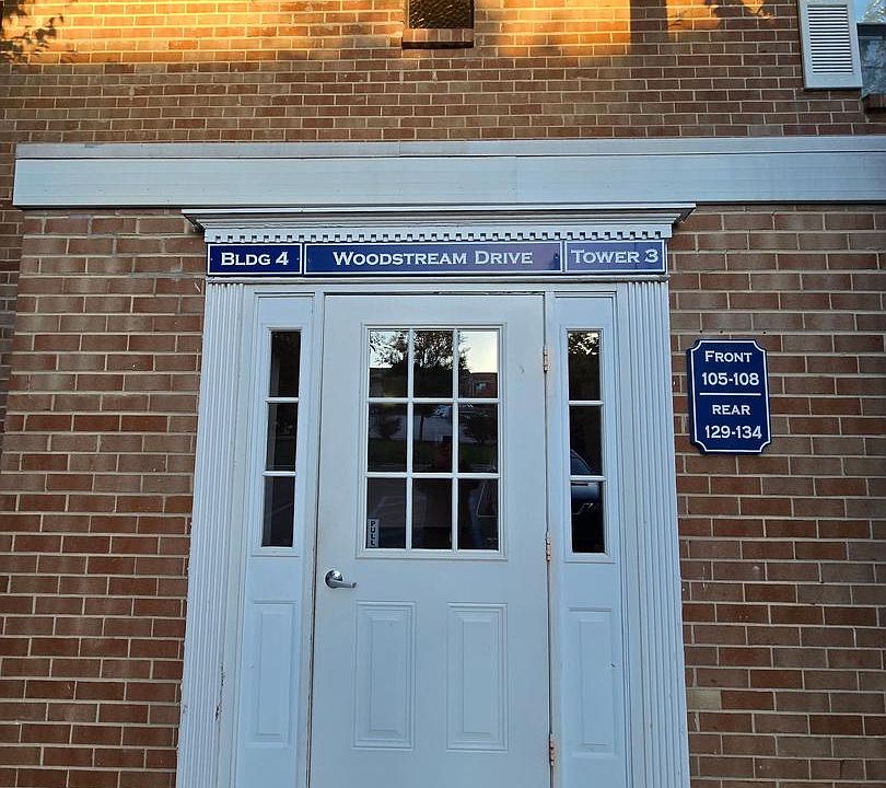 1st image of 133 Woodstream Dr #133