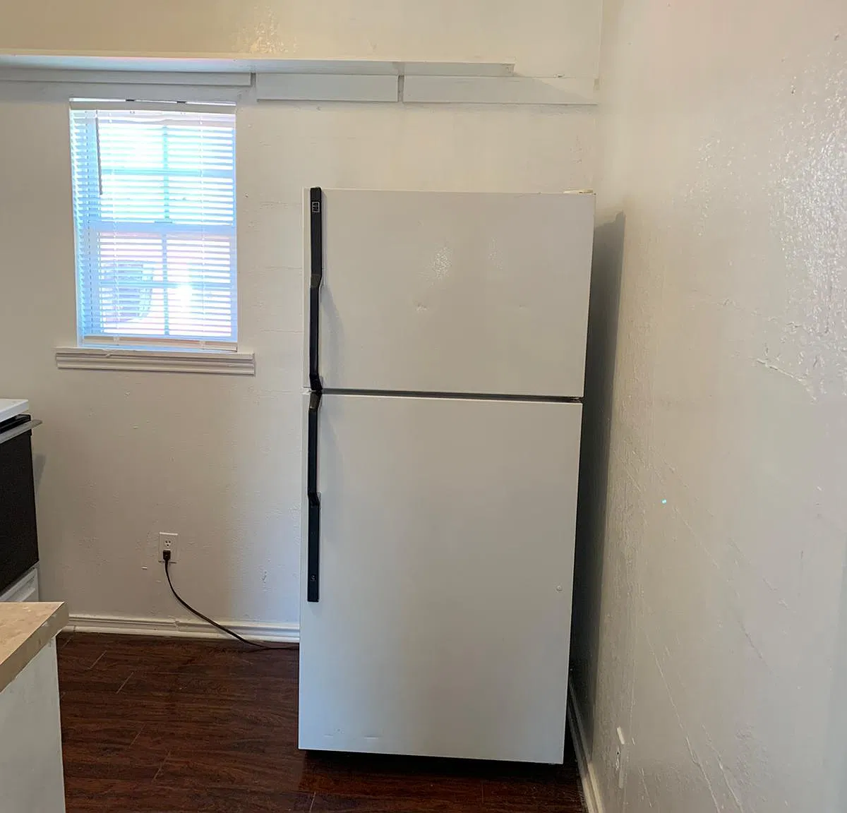 2 bed, 700 sqft, $1,000 — Photo 3
