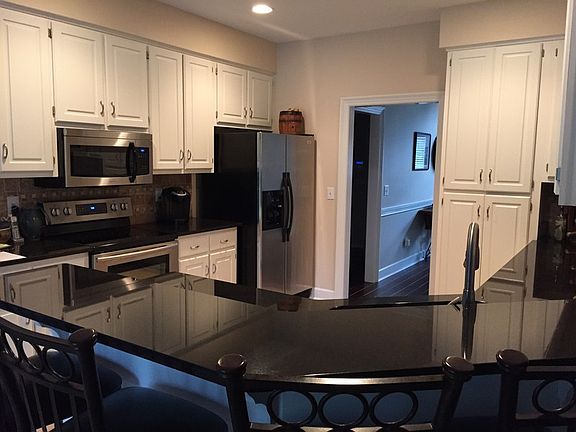 Granite counters with stainless steel appliances