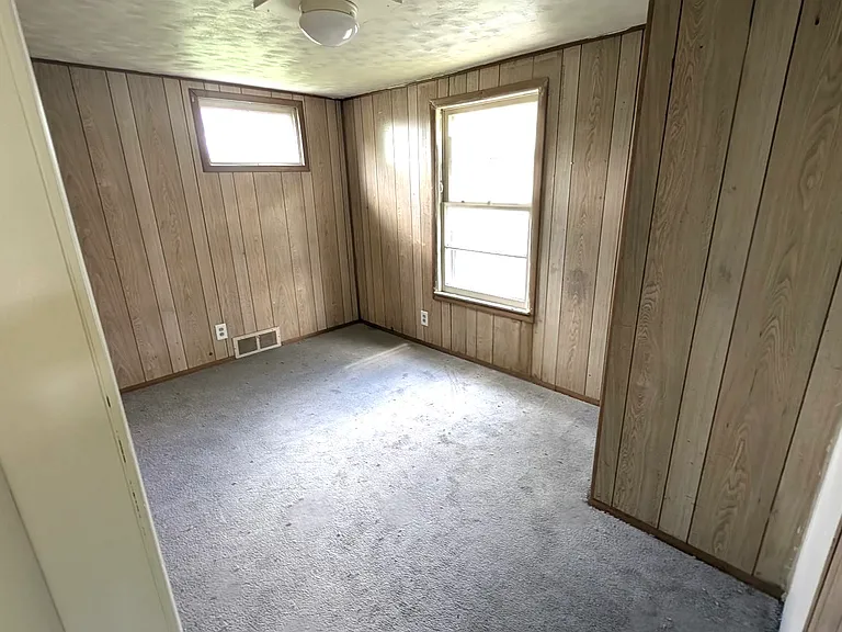 5413 Dupont St — Photo 6
