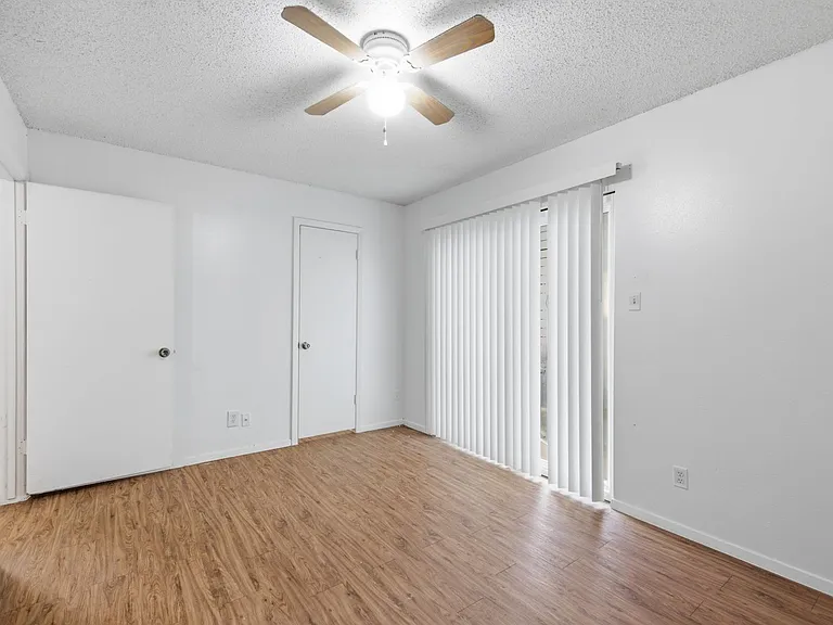 2705 Windswept Cv — Photo 11