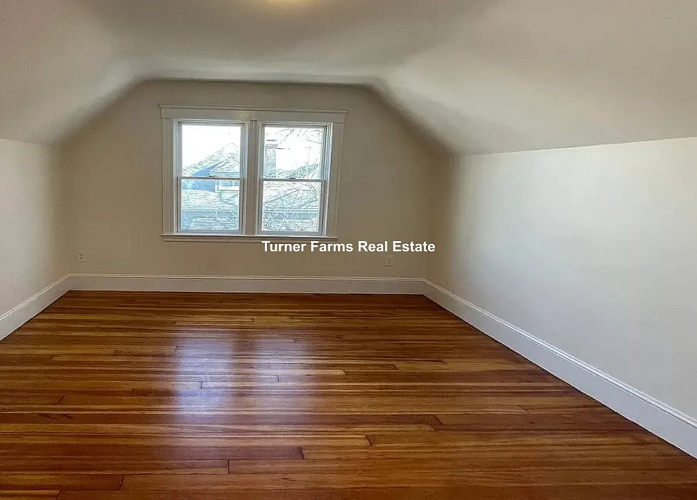 4 bed, 2.0 bath, $5,850 — Photo 4