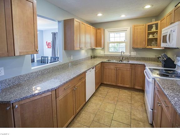 5th image of 3320 Thomson Cir