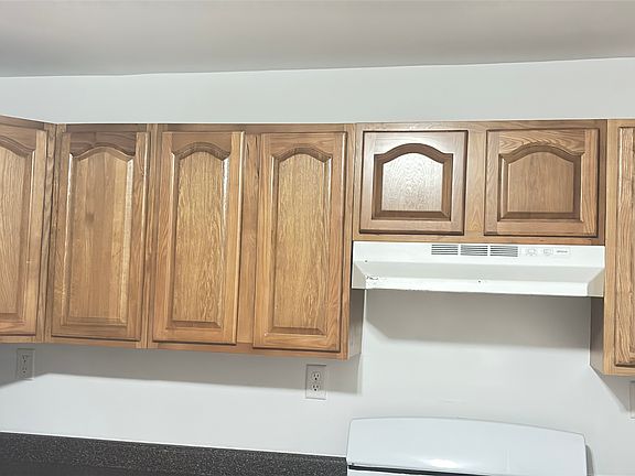 4th image of 158 N 18th St Floor 3